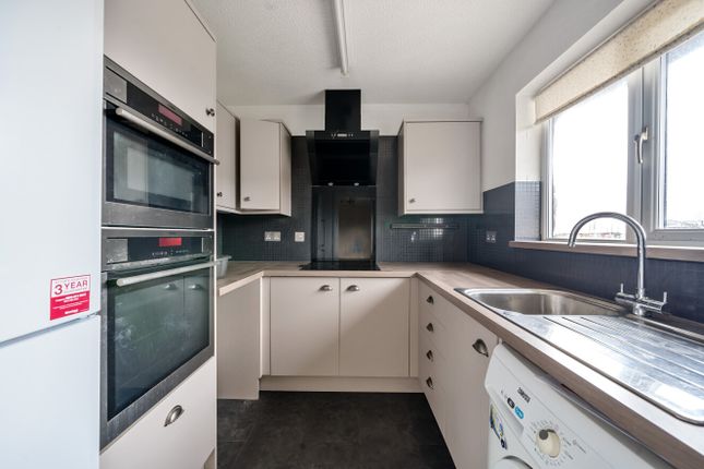 24, Orchard Court, Stonehouse photo 3