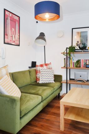 Flat for sale in Elizabeth Blount Court, Limehouse