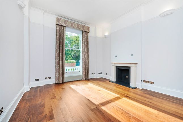 Flat 5, 4 The Boltons, London photo 3