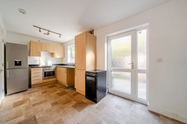 Saxonfields Drive, Grimsby photo 3
