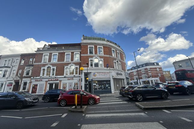 3-bed flat on 802 Second Floor Flat, Fulham Road, London, £400,000