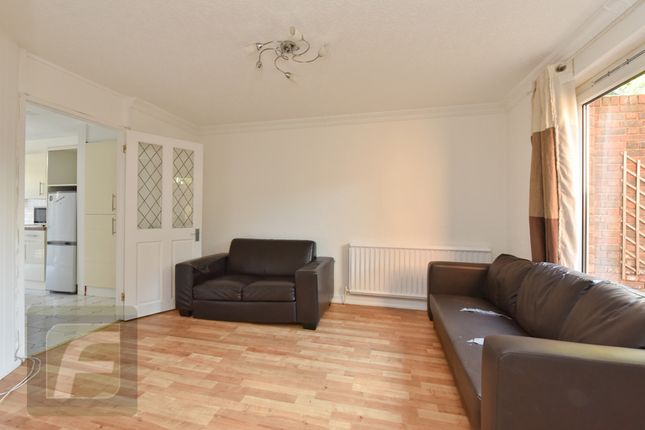 40, Staveley Close, London photo 2