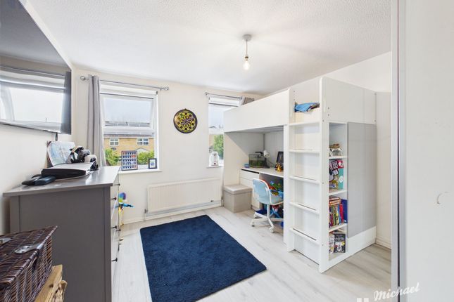 Flat 17, Aylesbury photo 4