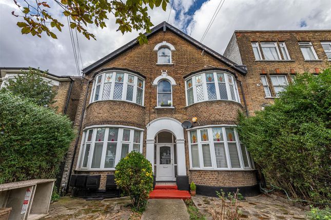 Thumbnail Flat for sale in Wallwood Road, London