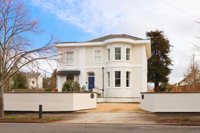 1-Bedroom-Flat-Leckhampton-External .Jpg
