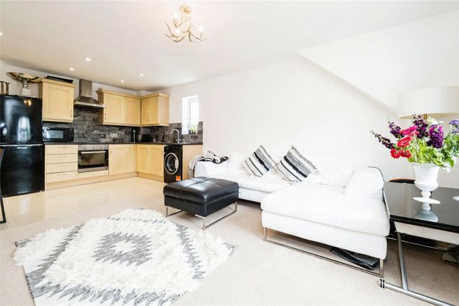 Flat for sale in Retreat Way, Chigwell, Essex