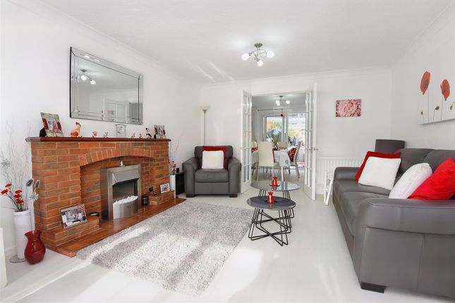 14, Bryony Gardens, Gillingham photo 3