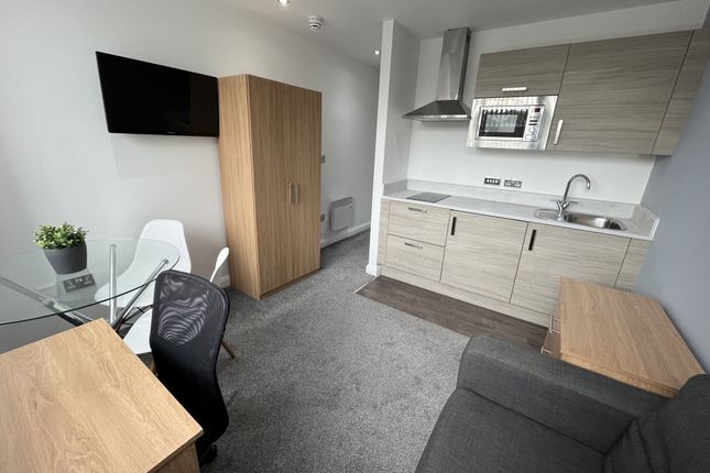 Thumbnail Room to rent in Bracken House, 44-58 Charles Street, Manchester, Lancashire