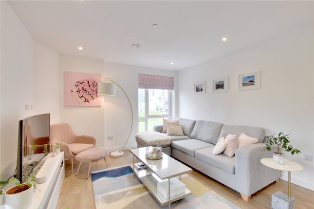 Flat for sale in Bowspirit Apartments, Creekside, Deptford, London
