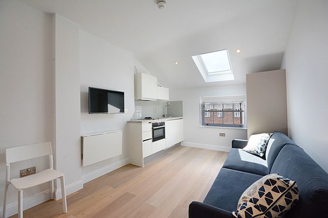Thumbnail Studio to rent in College Crescent, London