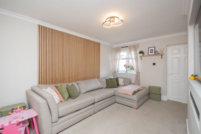 27, Binniehill Road, Cumbernauld photo 2