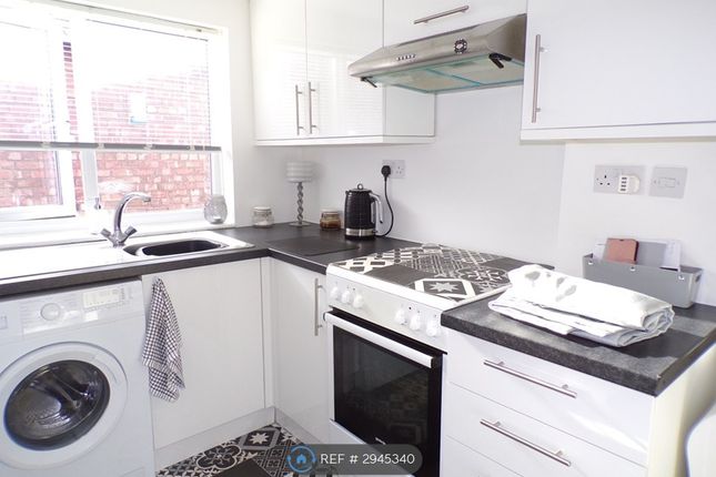 A, Chester Road Little Sutton, Cheshire photo 2