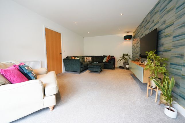 80 Henson Close, Leicester photo 4