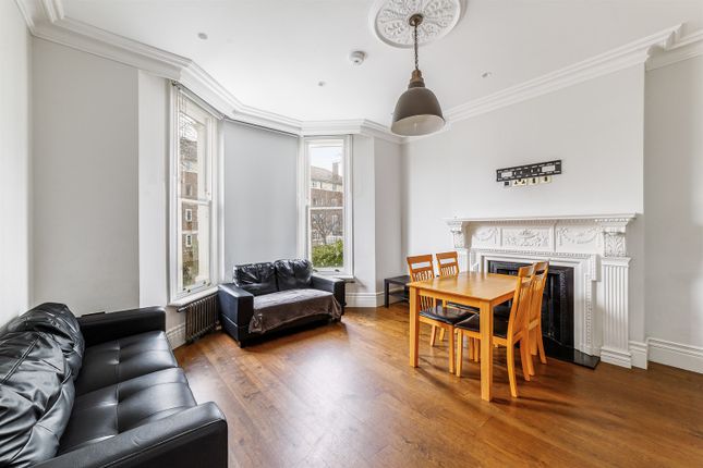 Flat to rent in Ashfield Court, The Grove, London
