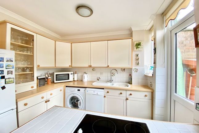 9, Monks Orchard, Dartford photo 3