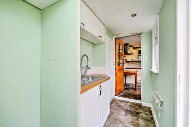 2 Ashley Cottages, Verwood Road, Ringwood photo 4