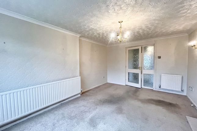 8 Hornbeam Close, Neath photo 4