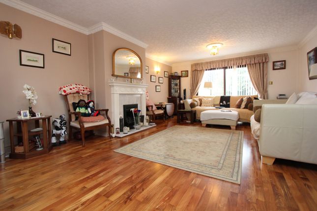 4 Jackson Close, Barry photo 2