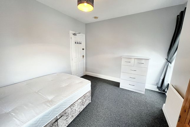 Room 4 64 Bath Street, Rugby photo 4