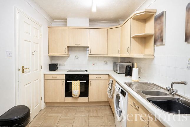 5, Ben Sainty Court, Essex photo 4