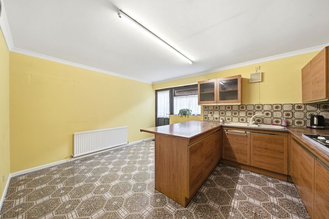 22 Tiverton Way, Cambridge photo 3