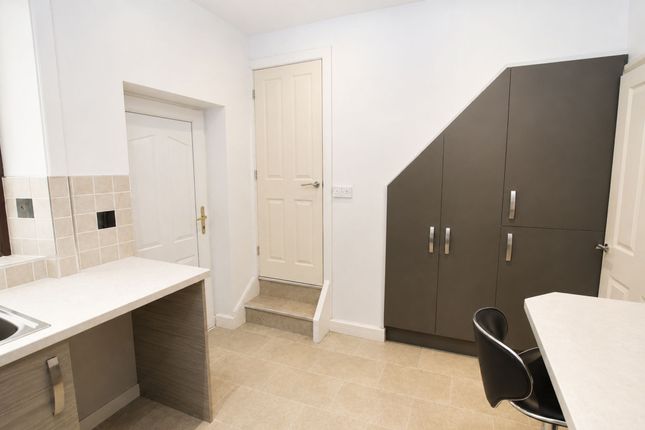 2 Frances Street, Rochdale photo 4