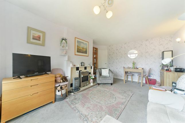 Maisonette for sale in Wimborne Close, Epsom