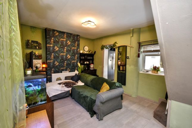21, Hunter Street, Barry photo 2