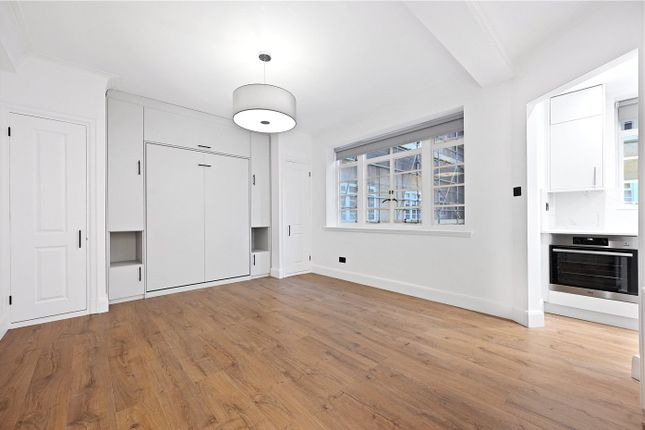 Studio flat on Vicarage Gate, Kensington, £2,102/mo
