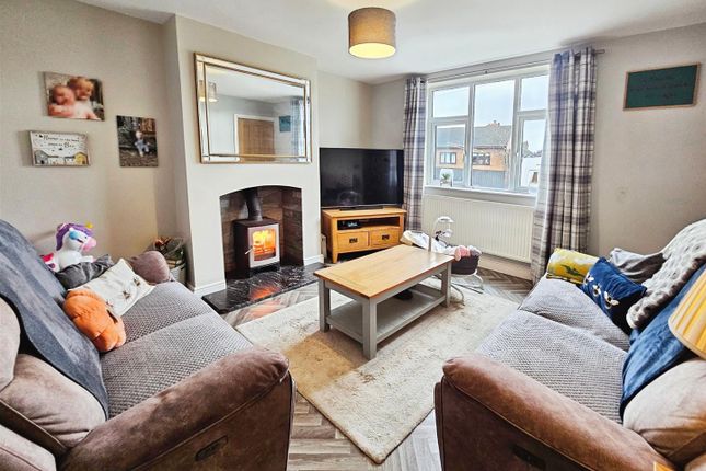 Glenlyn, Willfield Lane, Brown Edge photo 4
