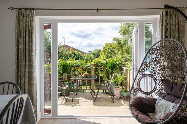 4 Park Works Cottages, High Street, Nutfield photo 3