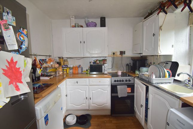9 Yeardsley Lane, High Peak photo 3