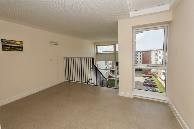 Flat for sale in Clarkson Court, Hatfield