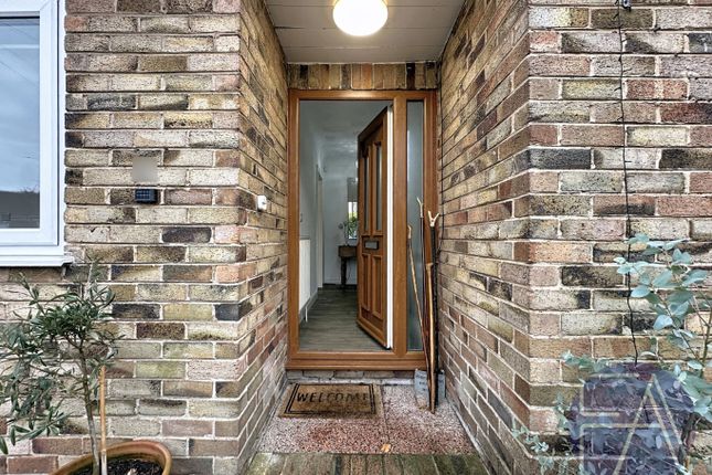 8 Hillcrest Drive, Scarisbrick, Lancashire photo 2