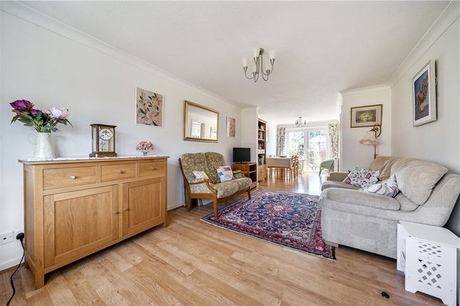 37, Rivermead Close, Hampshire photo 3