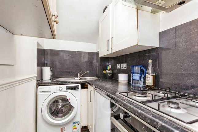Flat for sale in Upton Park, Slough