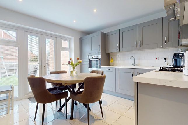 4, Pierrepoint Way, Milton Keynes photo 4