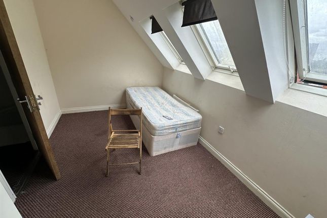 25 Scholars Close, Handsworth, birmingham photo 4