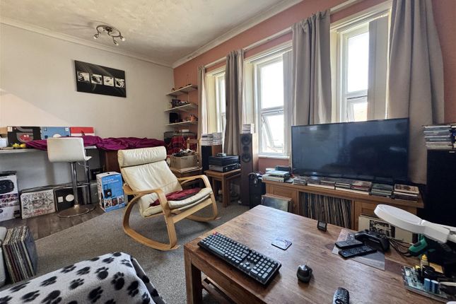 Flat 3, 2, Pelham Place, Pelham Road, Seaford photo 4