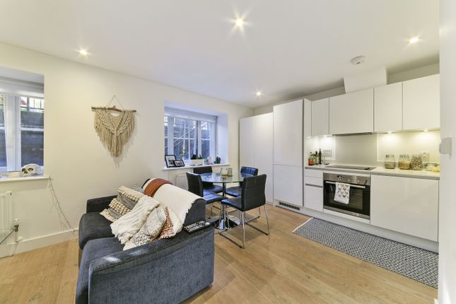 Flat for sale in Dod Street, Limehouse