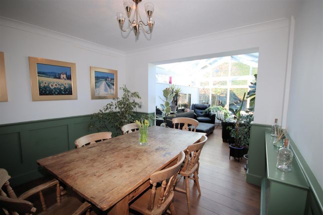23, Garrett Close, Dunstable photo 4
