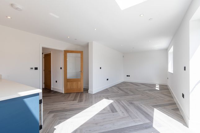 2, Cross Keys Court, Bristol photo 4