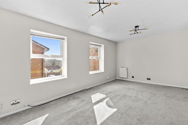28a, Lower Furney Close, High Wycombe photo 4