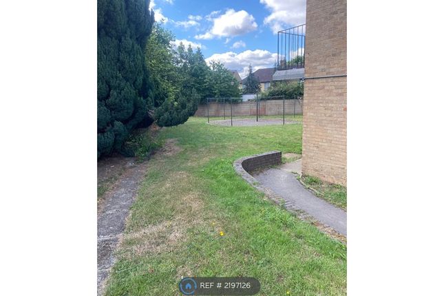 Flat, The Haven Green Road, London photo 3