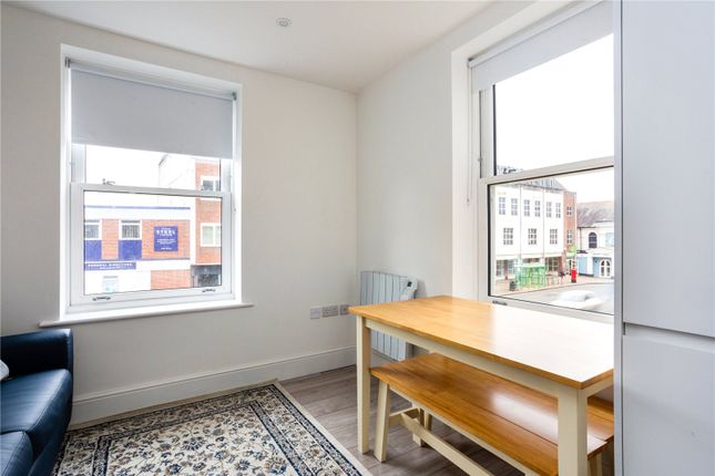 Terraced house to rent in City Road, Winchester, Hampshire