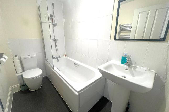 11, Wolfson Drive, Hampshire photo 4