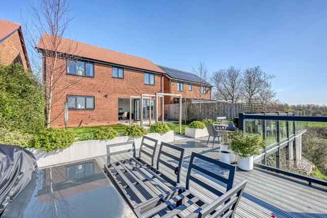 36 Hewlett Way, Westhoughton, Lancashire photo 2