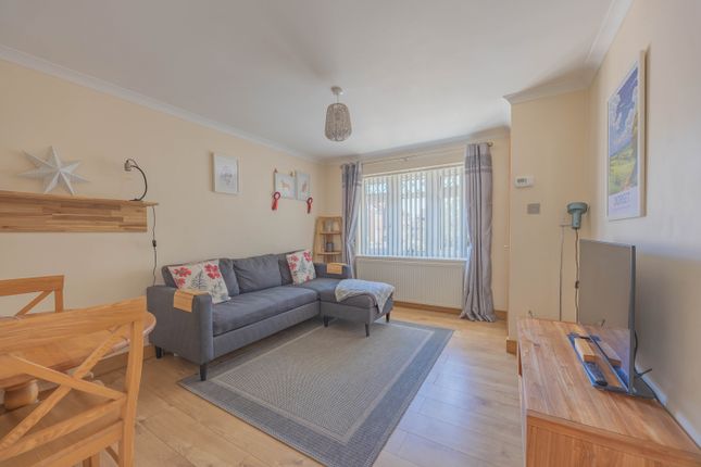 11, ELLIS GROVE, TAUNTON photo 4