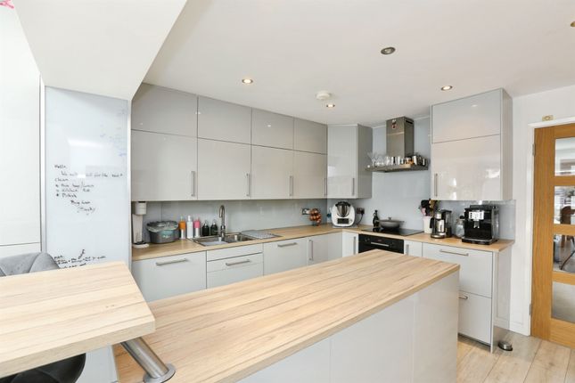 8, Starling Close, Burgess Hill photo 4