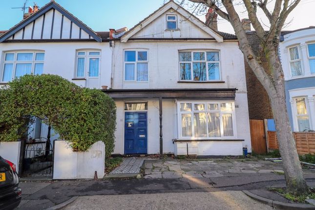 2 bed flat for sale in Brightwell Avenue, Westcliff-On-Sea SS0